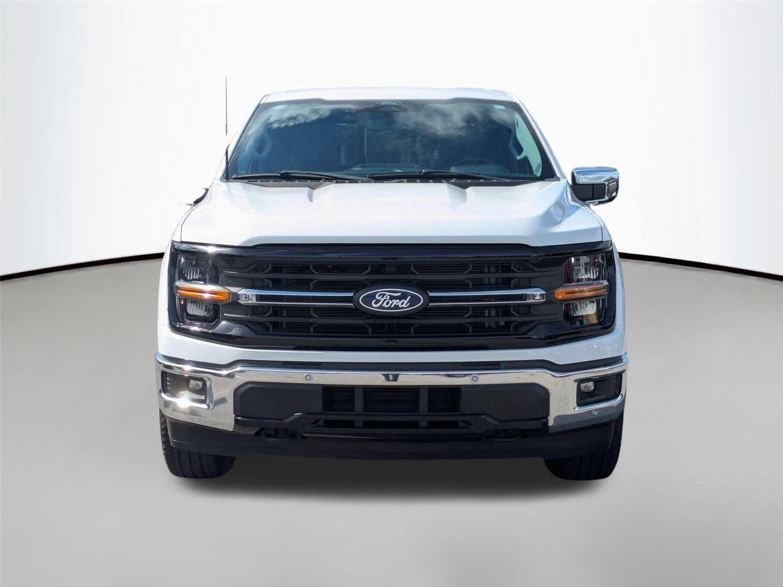 Used 2024 Oxford White FORD XLT image 2