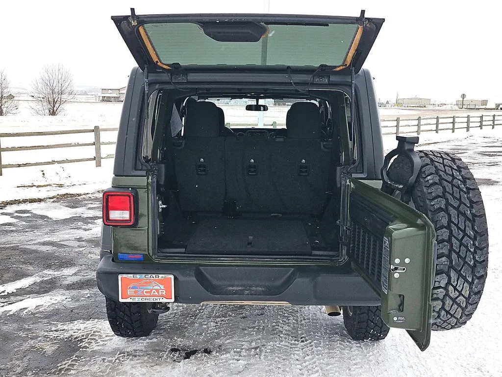 Used 2021 Green Jeep Unlimited Sport S image 22