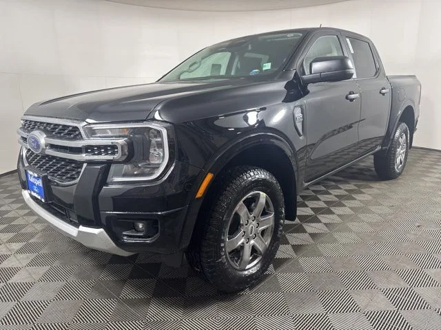 New 2025 Shadow Black Ford XLT image 8