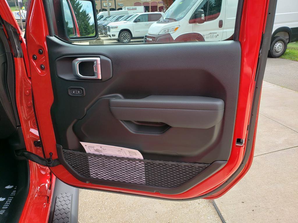 New 2026 Firecracker Red Clear-Coat Exterior Paint Jeep Sport S image 21