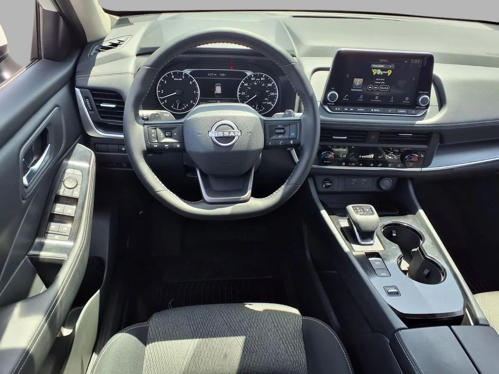 Used 2026 White Nissan SV image 4