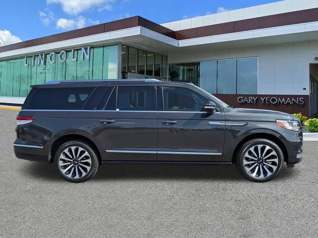 Certified Used 2022 Gray Lincoln Reserve image 3