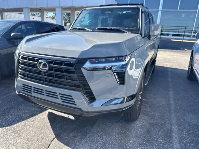 Used 2024  Lexus 550 Premium+ image 22
