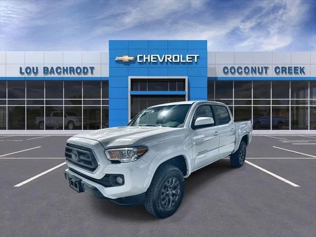 Used 2023 White Toyota SR5 image 21
