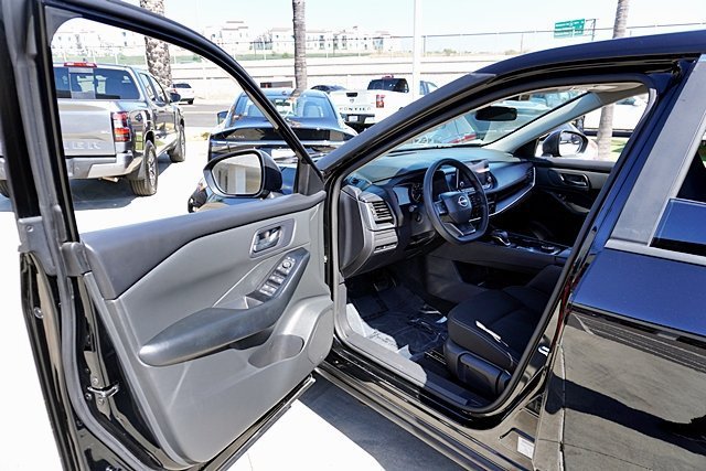 Used 2025 Black Nissan S image 47