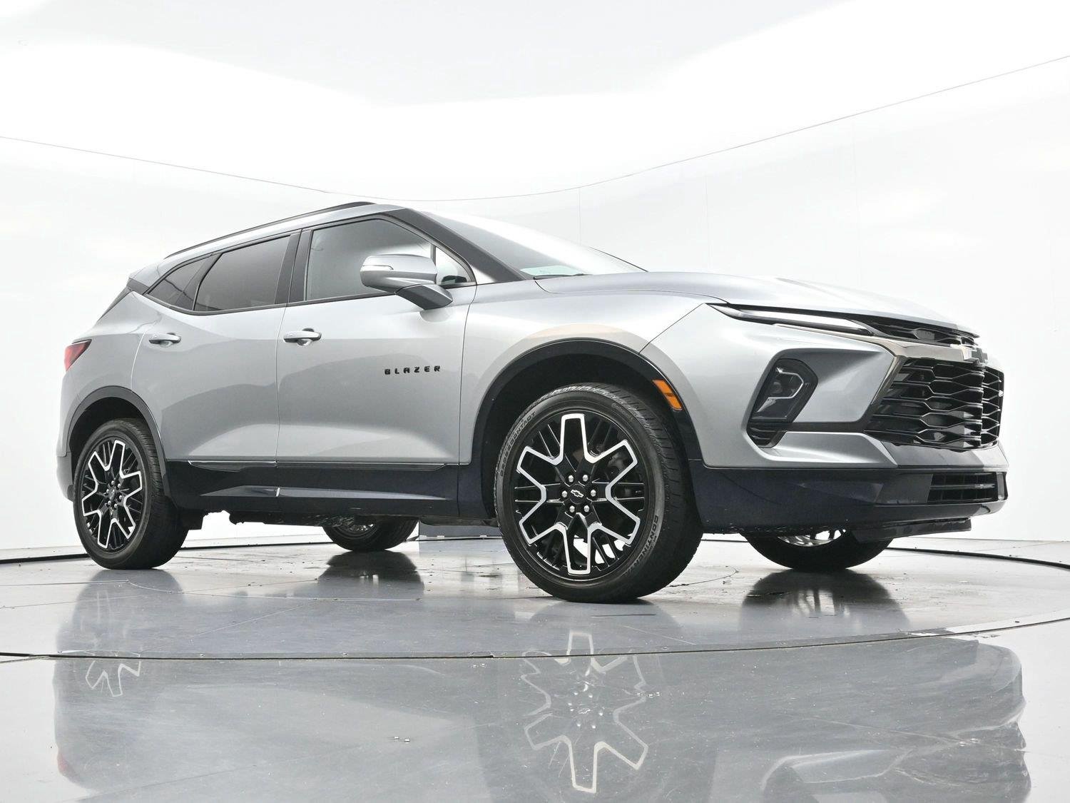 Used 2024 Sterling Gray Metallic Chevrolet RS image 42