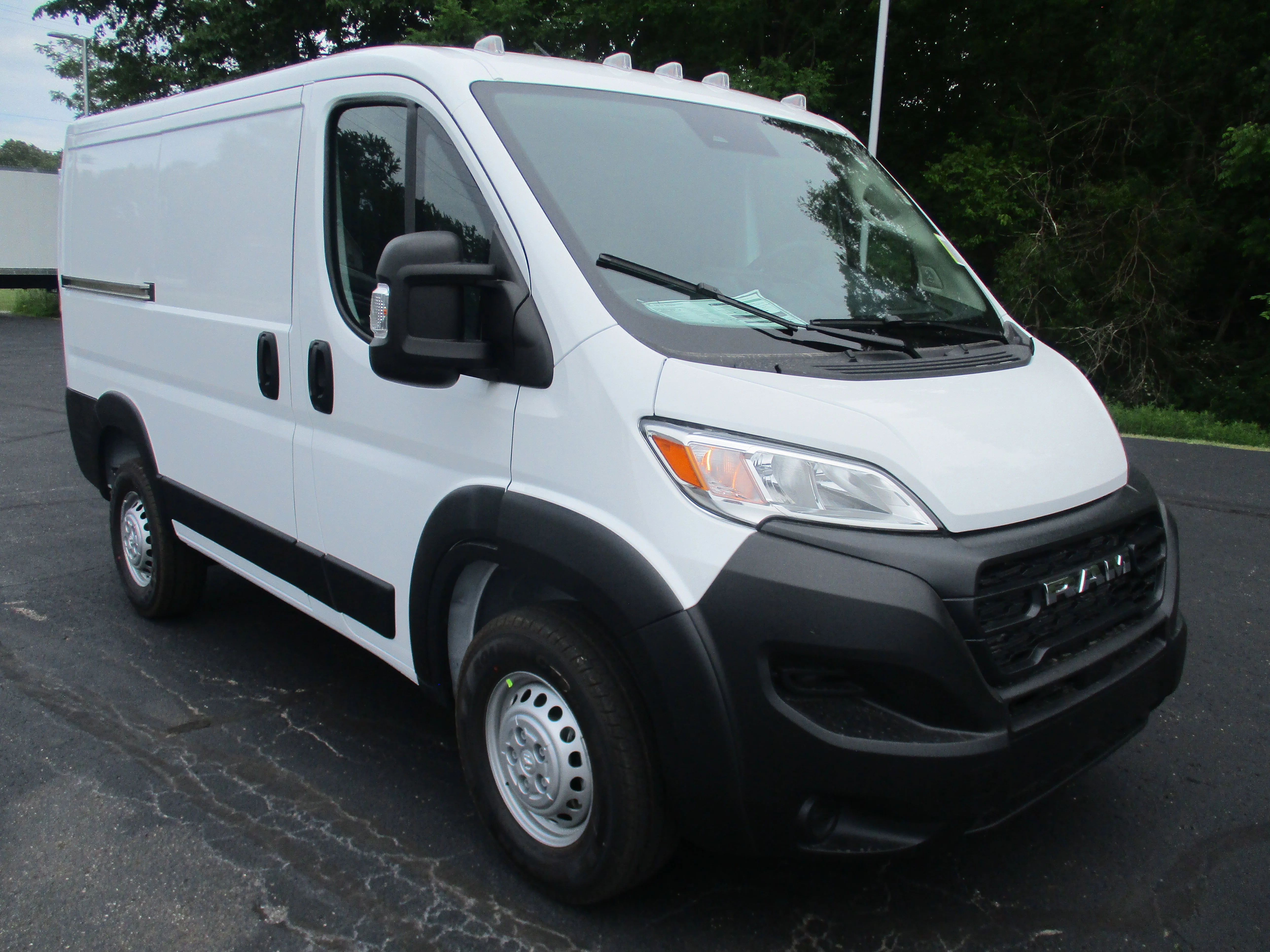 New 2026 Bright White Clear-Coat Exterior Paint RAM Tradesman image 2