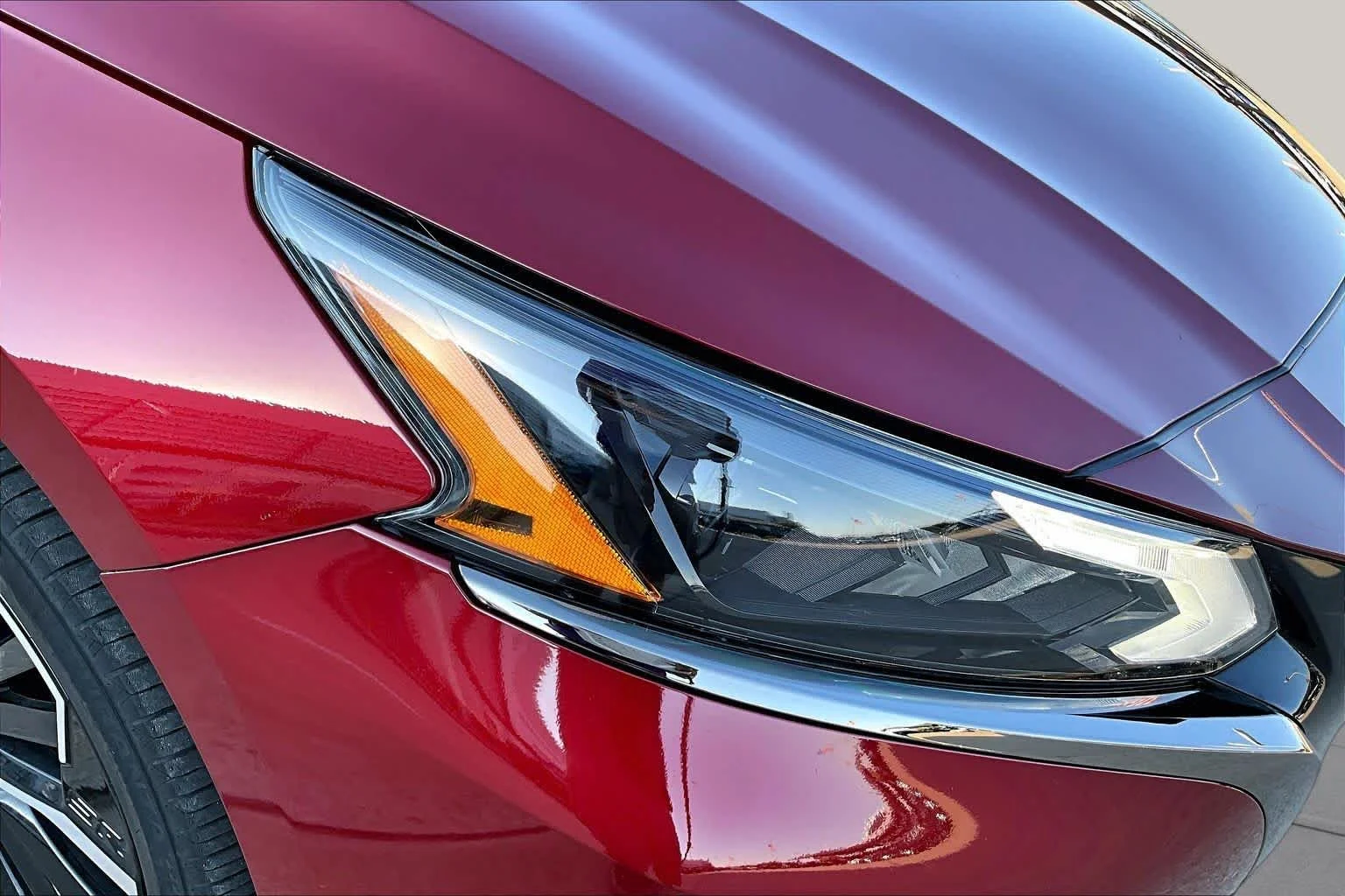 Certified Used 2025 Scarlet Ember Nissan SR image 33