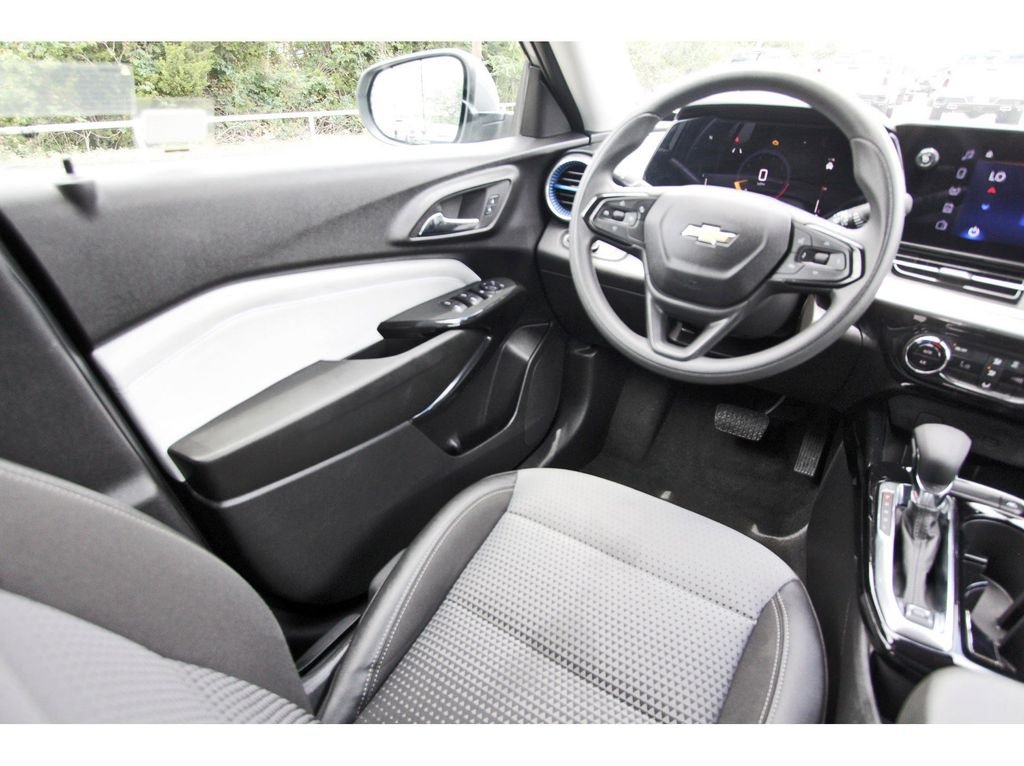 Used 2025 Gray Chevrolet LT image 10