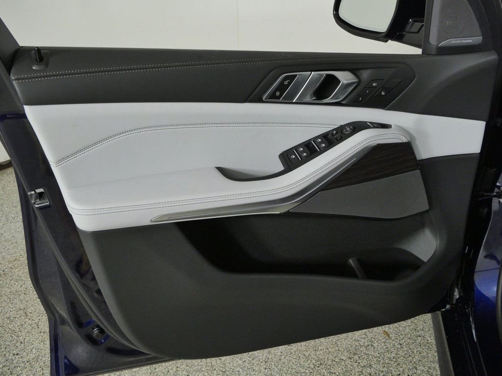New 2026 Tanzanite Blue II Metallic BMW xDrive40i image 34