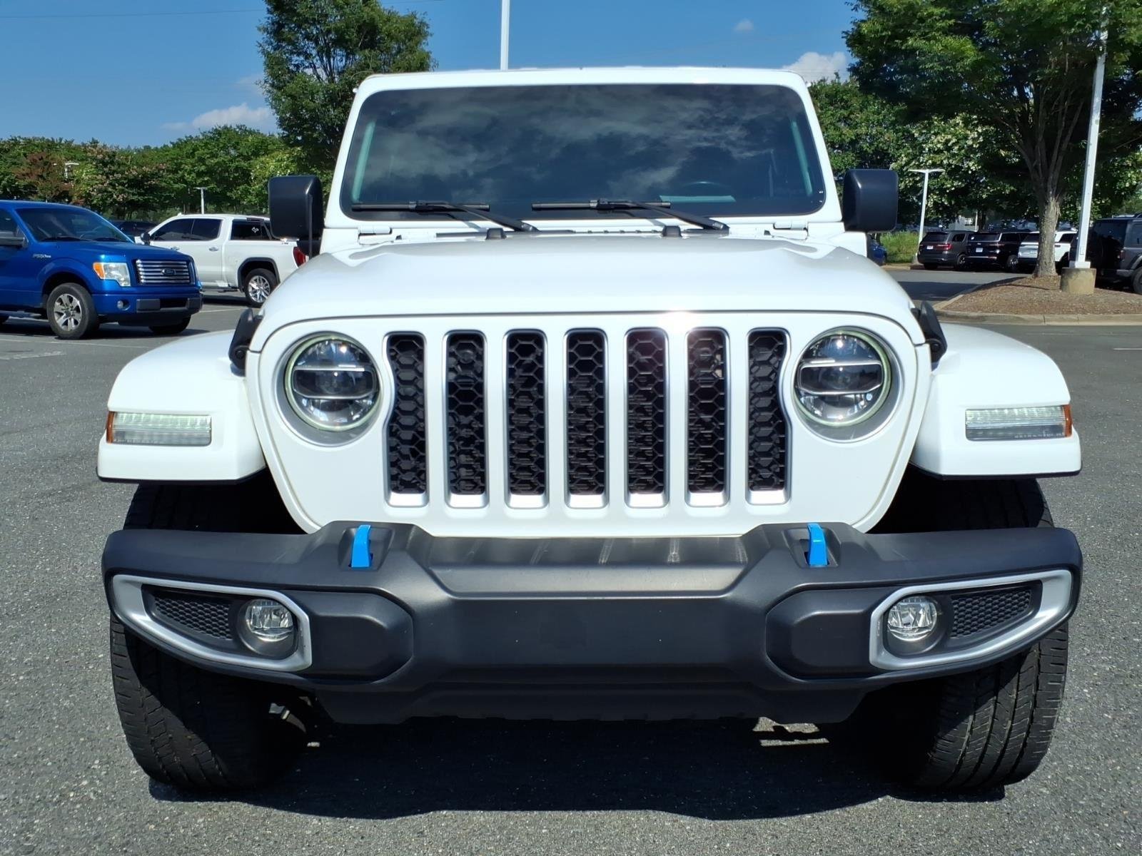 Used 2021 Bright White Clearcoat Jeep Unlimited Sahara image 15