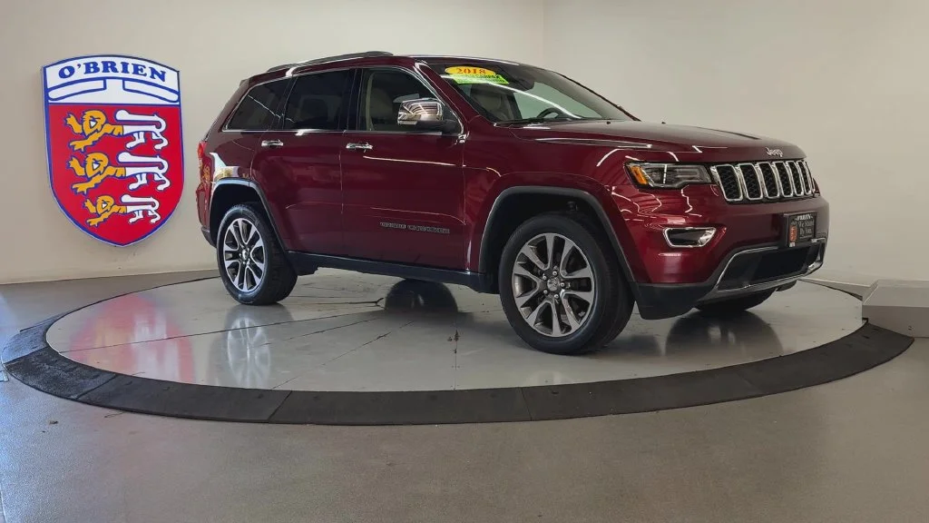 Used 2018 Velvet Jeep Limited image 2