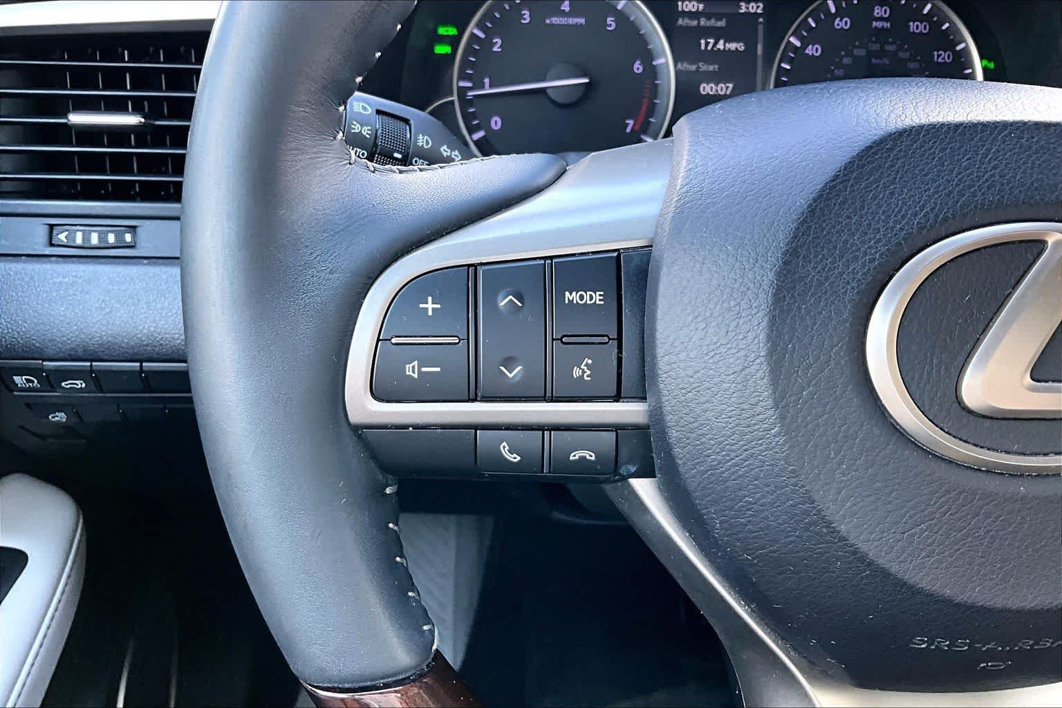 Used 2019 Eminent White Pearl Lexus  image 22