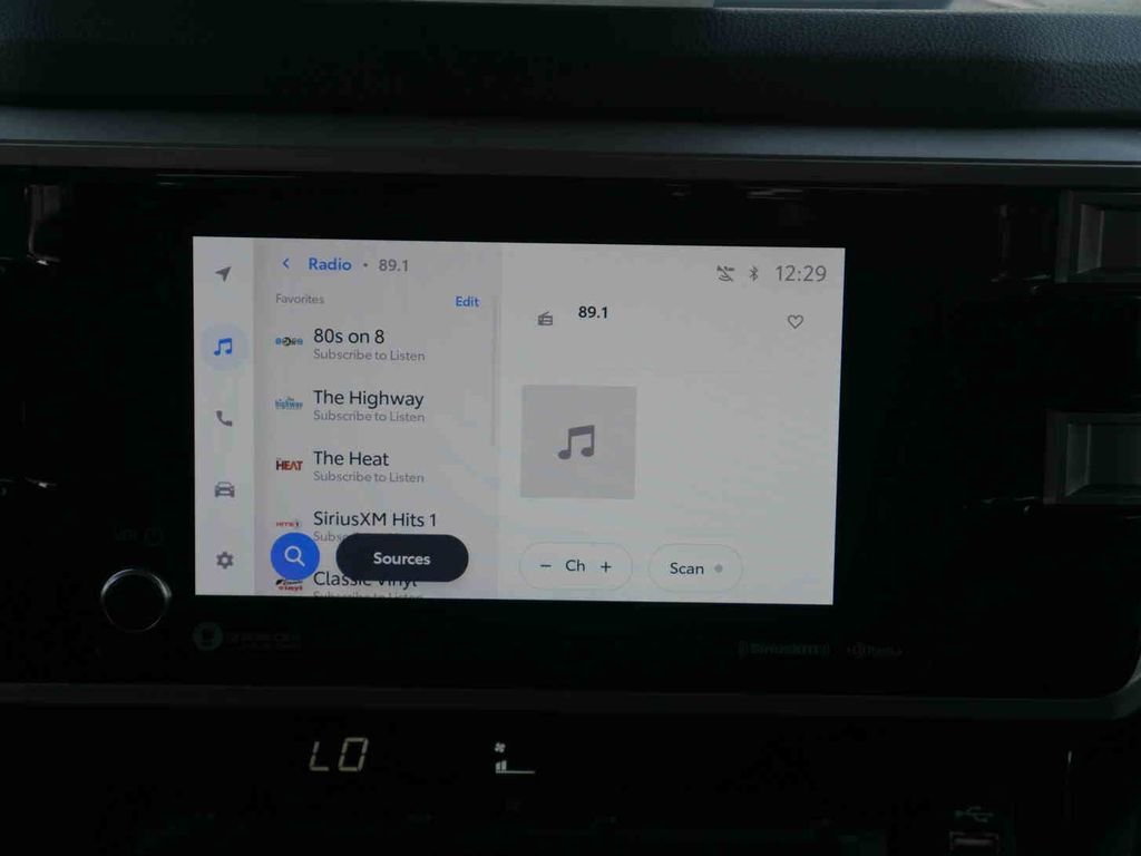 Used 2024  Toyota SR5 image 6