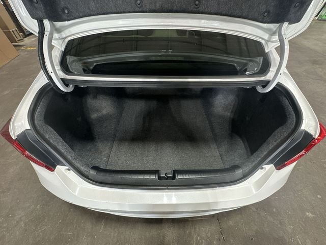 Certified Used 2022 White Honda Touring image 25