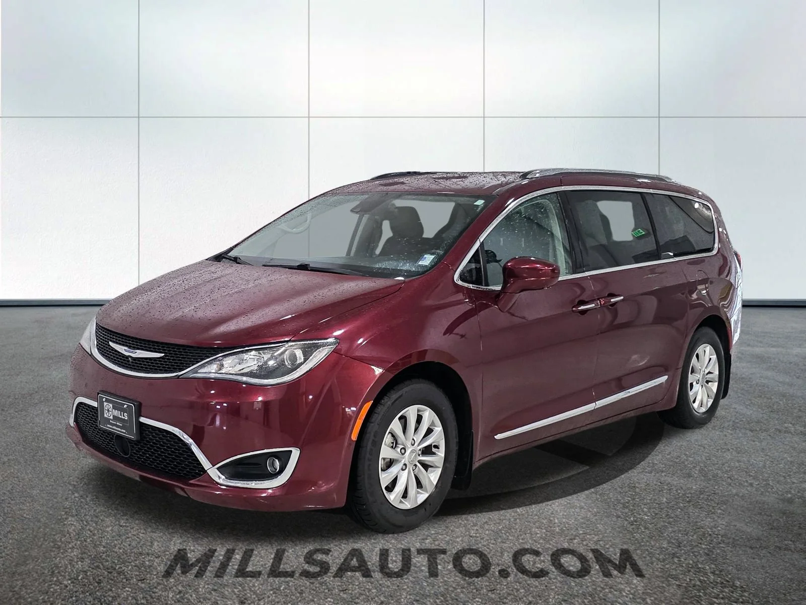 Used 2018 Chrysler Pacifica Touring L Plus with VIN 2C4RC1EG6JR121696 for sale in Willmar, Minnesota