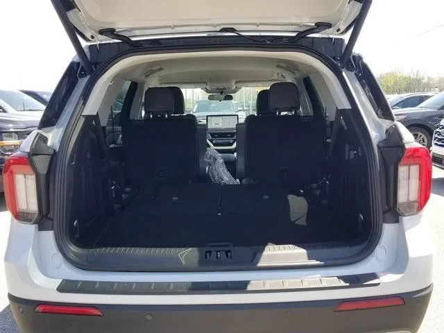 New 2026 Space White Metallic Ford Active image 5