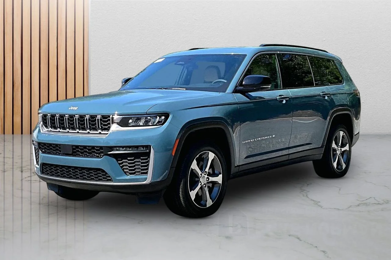New 2026 Steel Blue Exterior Paint Jeep Limited image 4