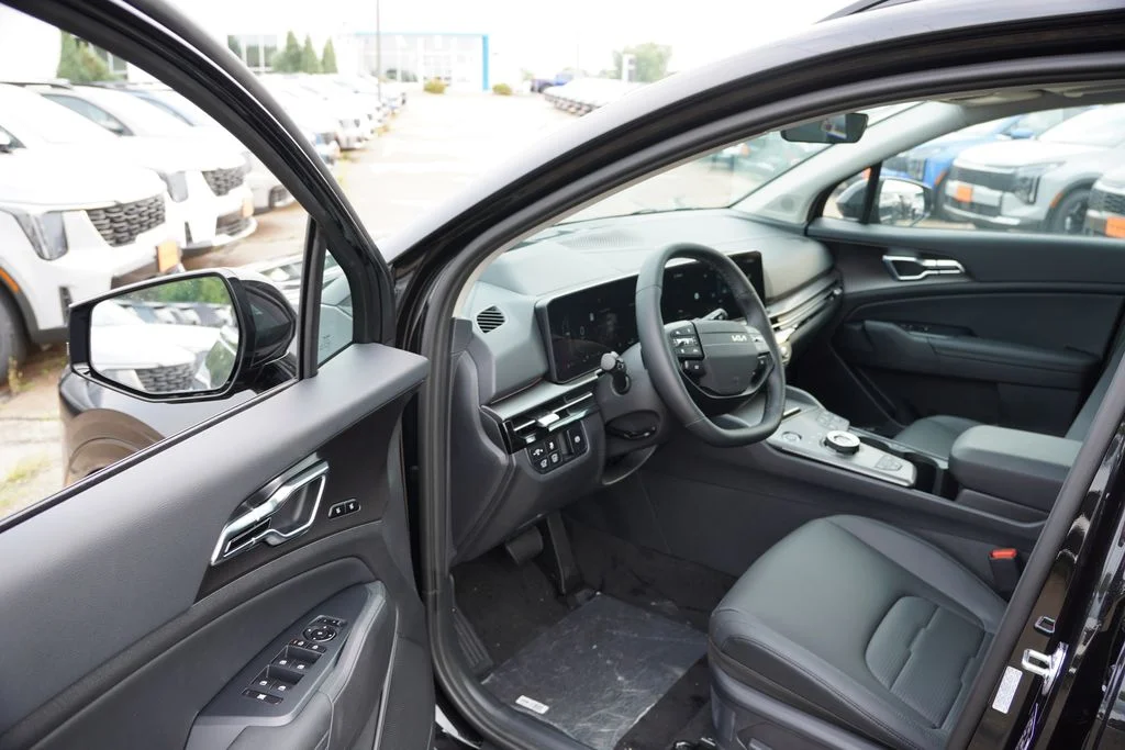 New 2027 Black Kia SX-Prestige image 10