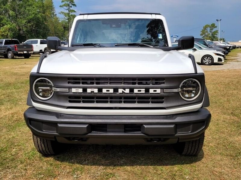 New 2025 Oxford White Ford Base image 2