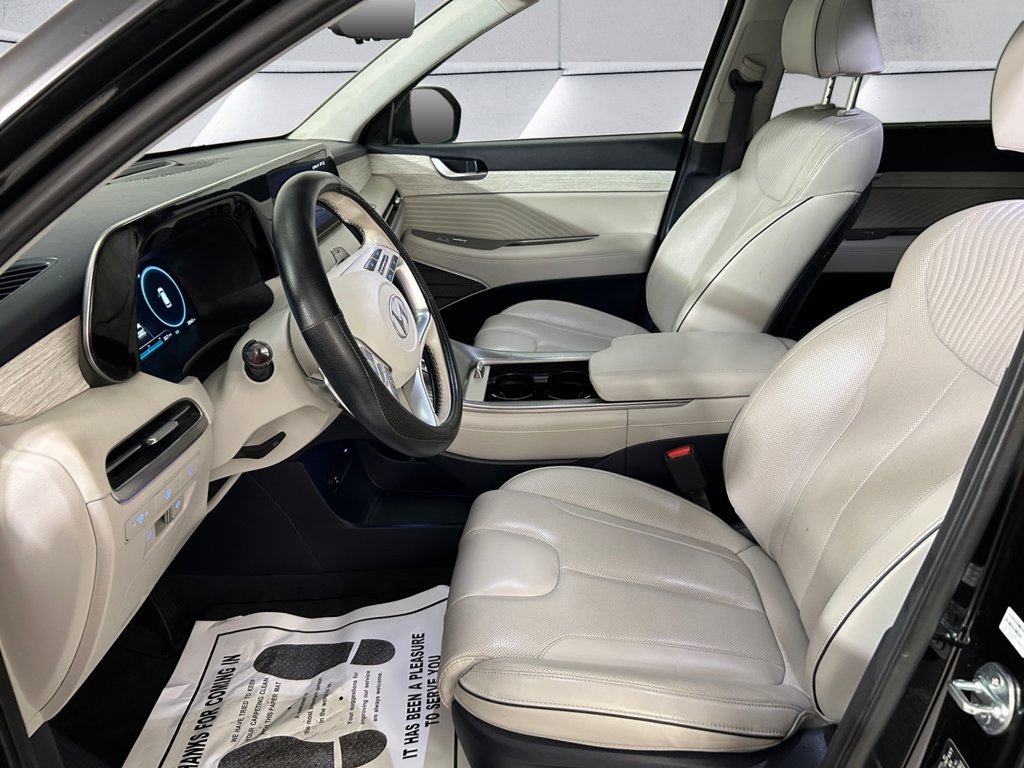 Used 2025 Black Hyundai Calligraphy image 7