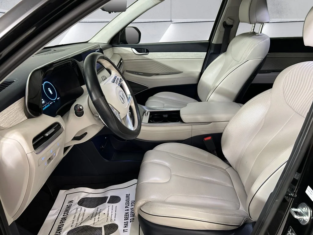 Used 2025 Black Hyundai Calligraphy image 7