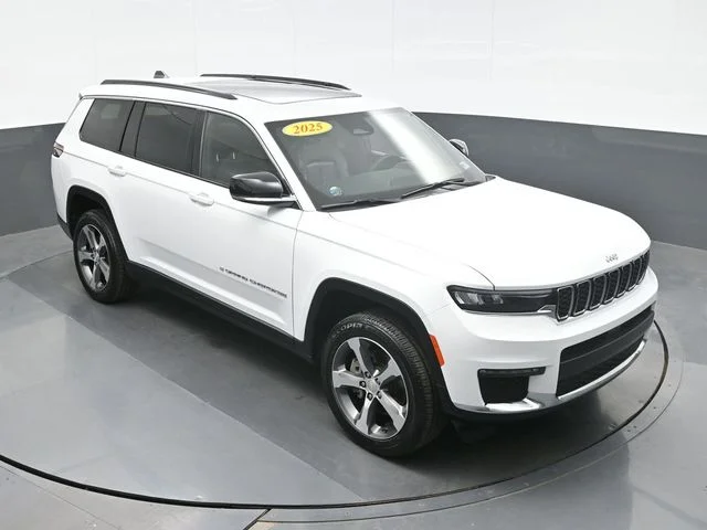 Used 2025 White Jeep Limited image 14
