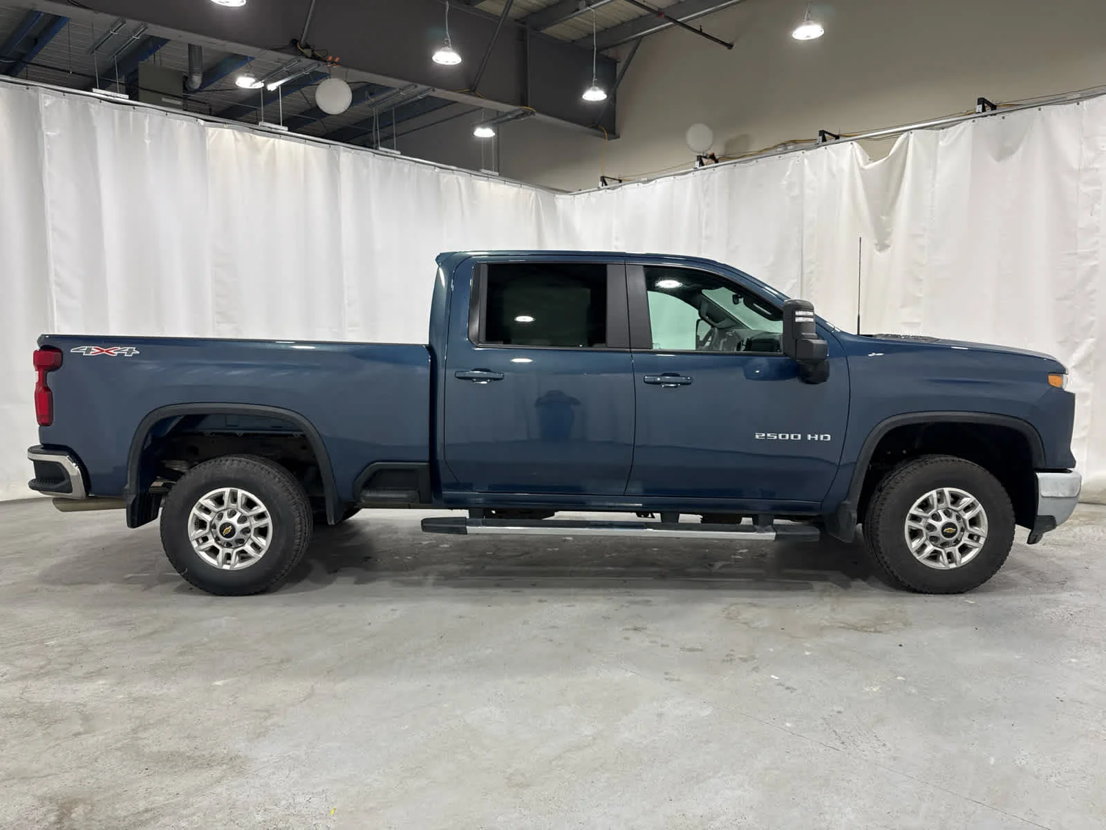 Used 2026 Lakeshore Blue Metallic Chevrolet LT image 6