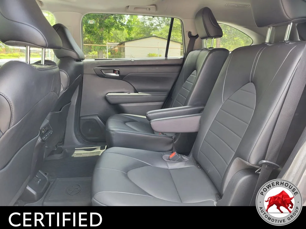 Used 2022 Gray Toyota XLE image 17