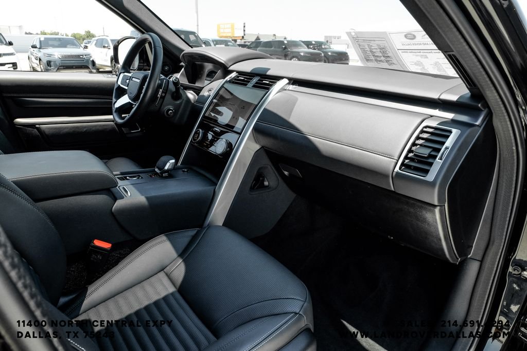 Certified Used 2025 Black Land Rover Metropolitan Edition image 16