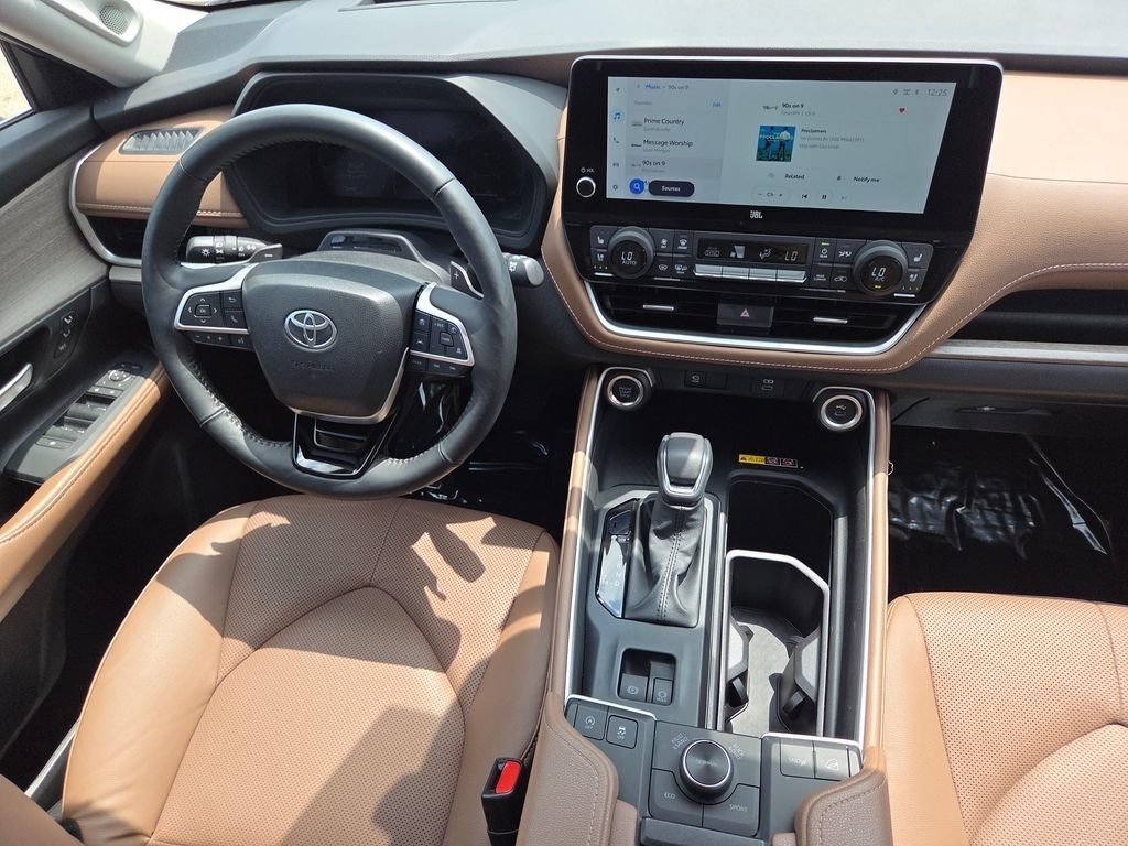 Certified Used 2025 Heavy Metal Toyota Platinum image 39