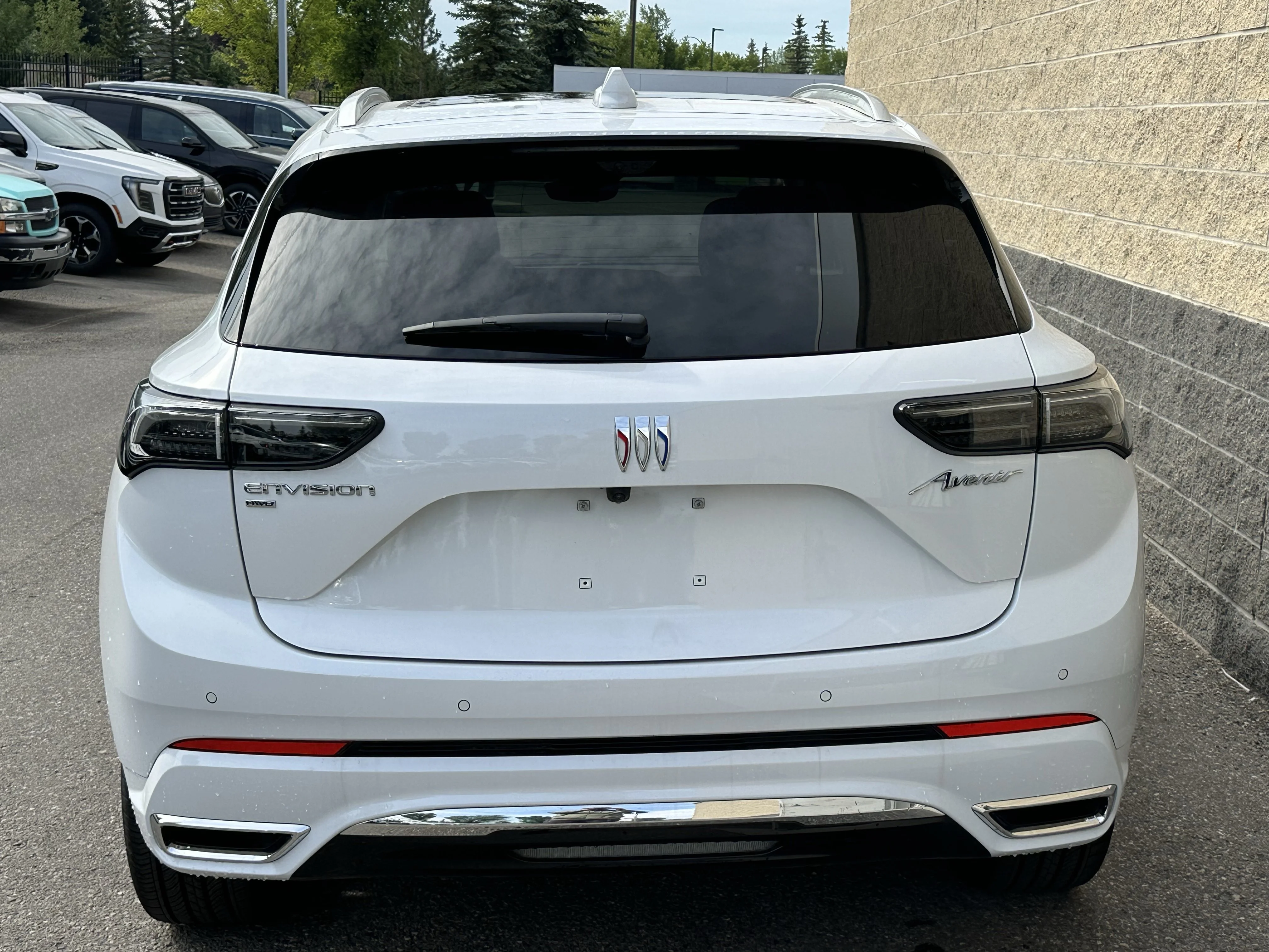 New 2026 Iridescent White Tricoat Buick Avenir image 5