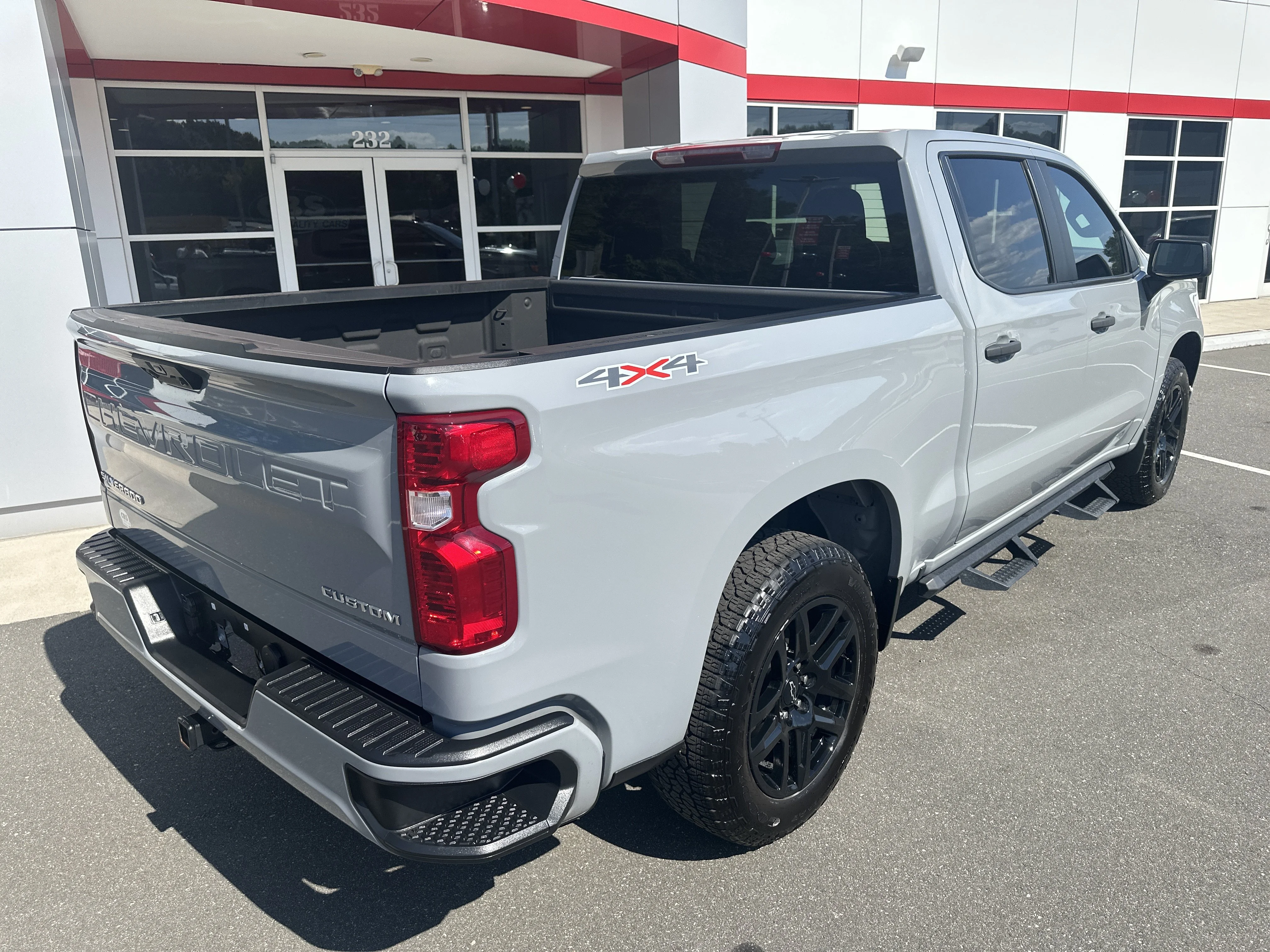 Used 2025 Slate Gray Metallic Chevrolet Custom image 8