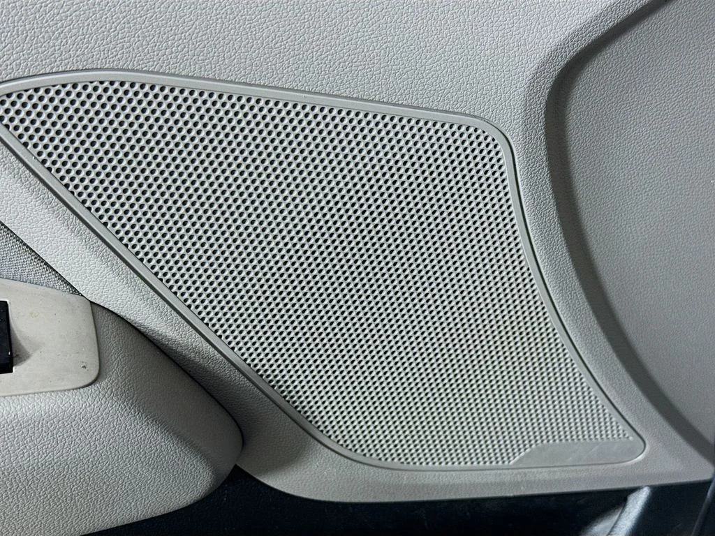 Used 2017 Gray Hyundai SE image 21
