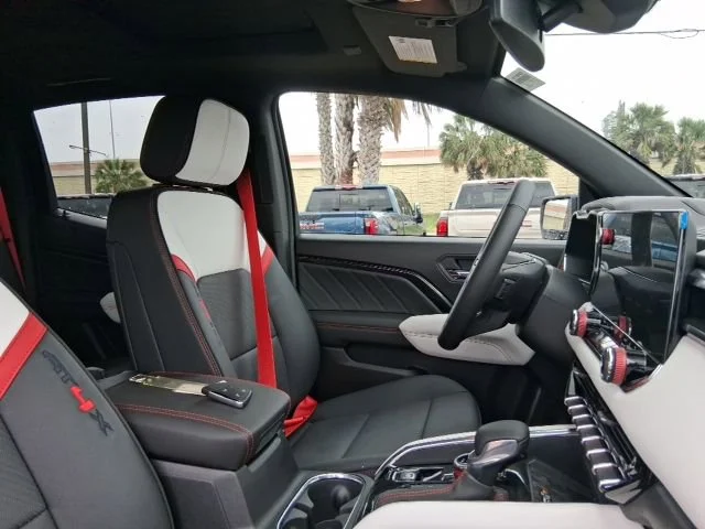 2026 GMC Canyon AT4X - Photo 16