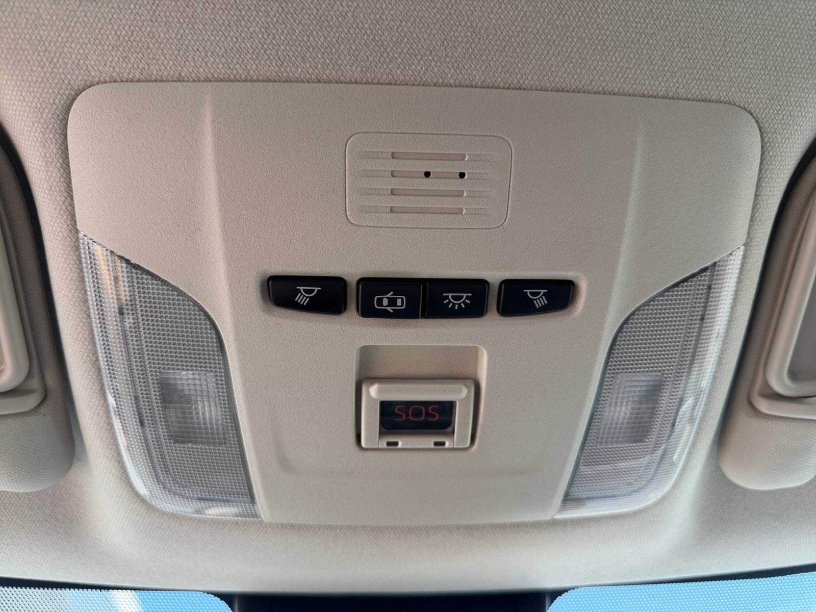 Used 2020 Super White Toyota LE image 23