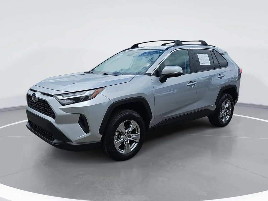Used 2024 Silver Toyota Hybrid XLE image 9