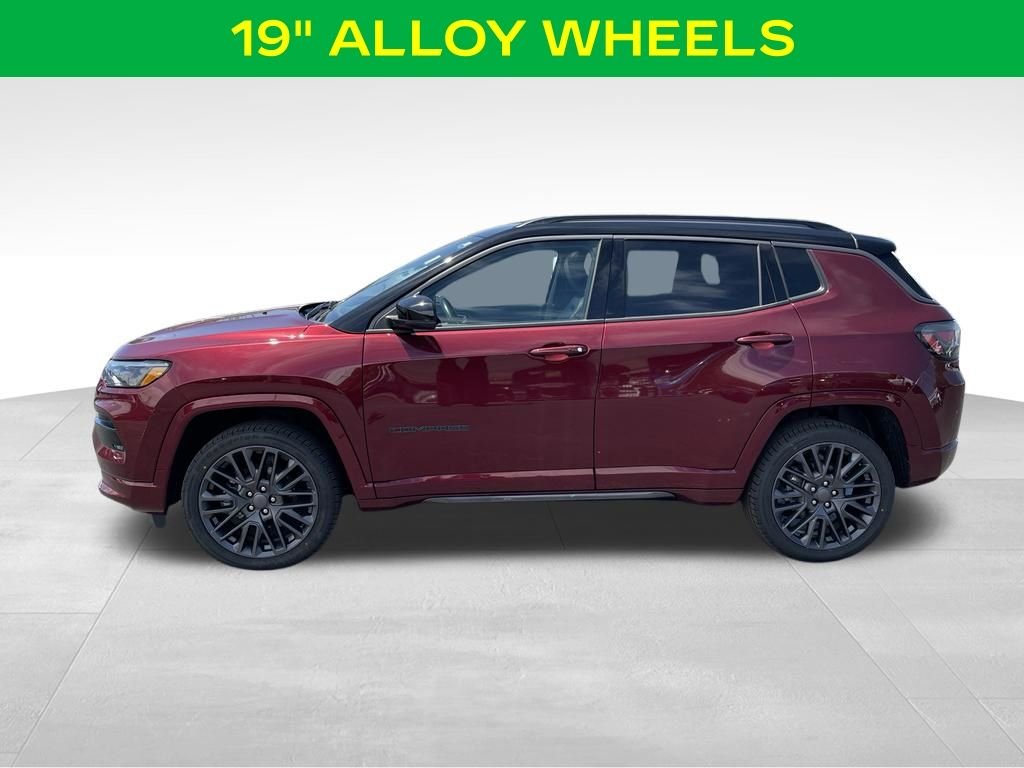 Used 2022 Velvet Red Pearlcoat Jeep Limited image 7