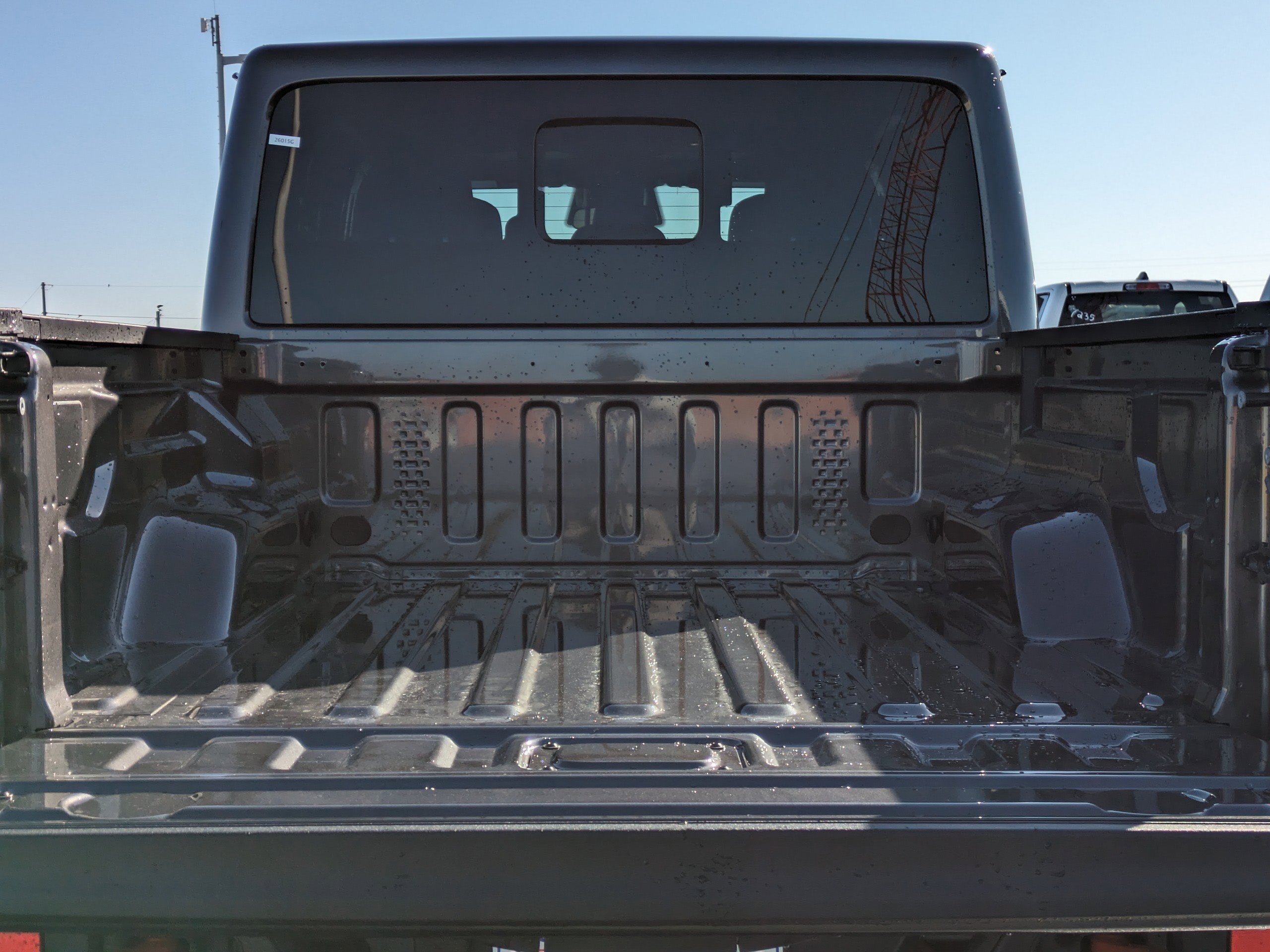 New 2026 Granite Crystal Metallic Clear-Coat Exterior Paint Jeep Mojave image 12