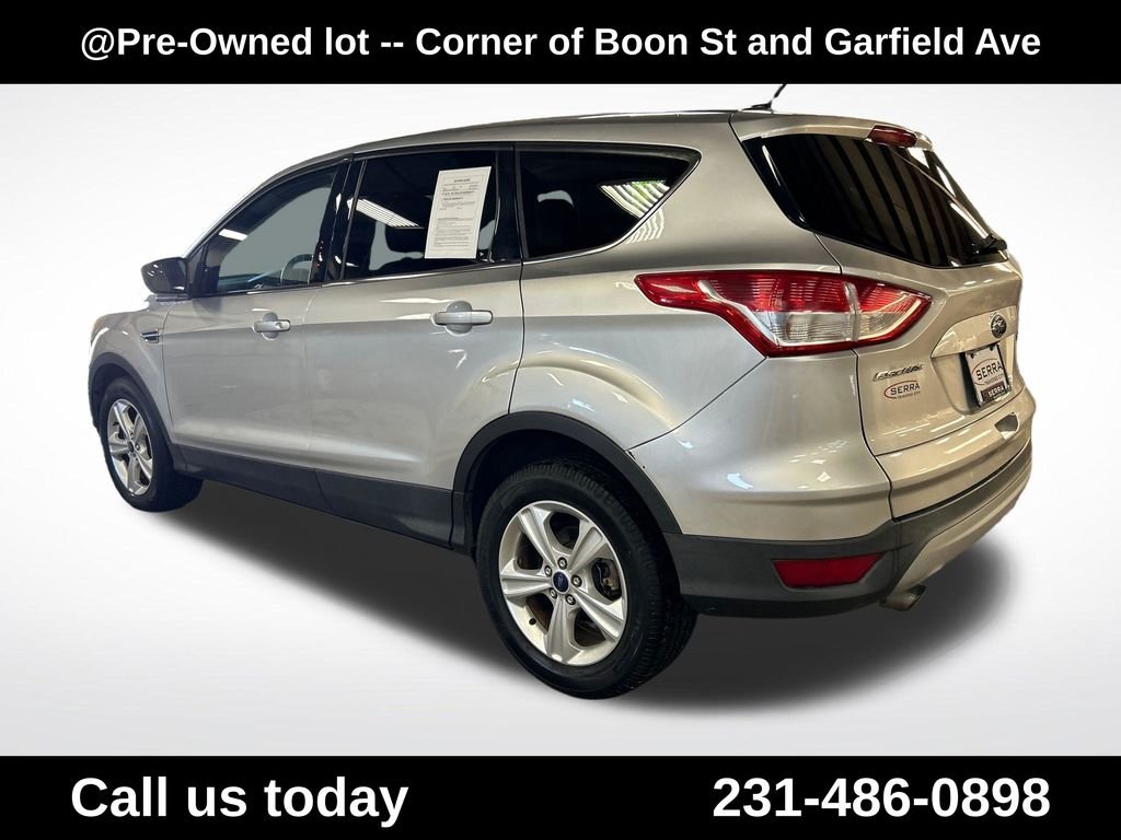 Used 2016 Silver Ford SE image 3