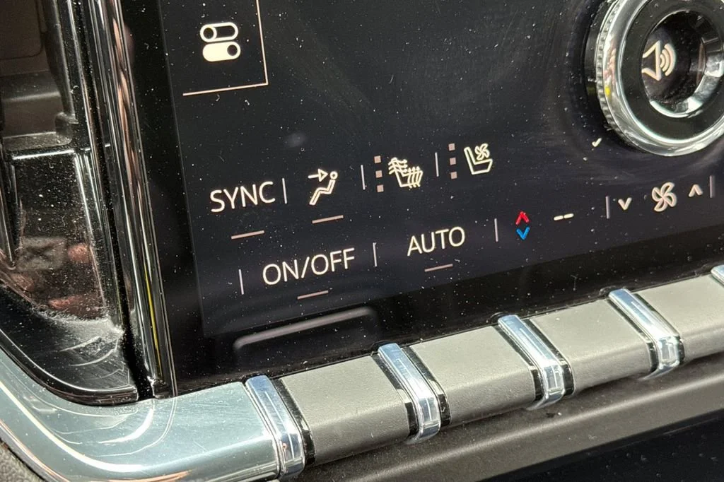2025 GMC Yukon XL Denali - Photo 22