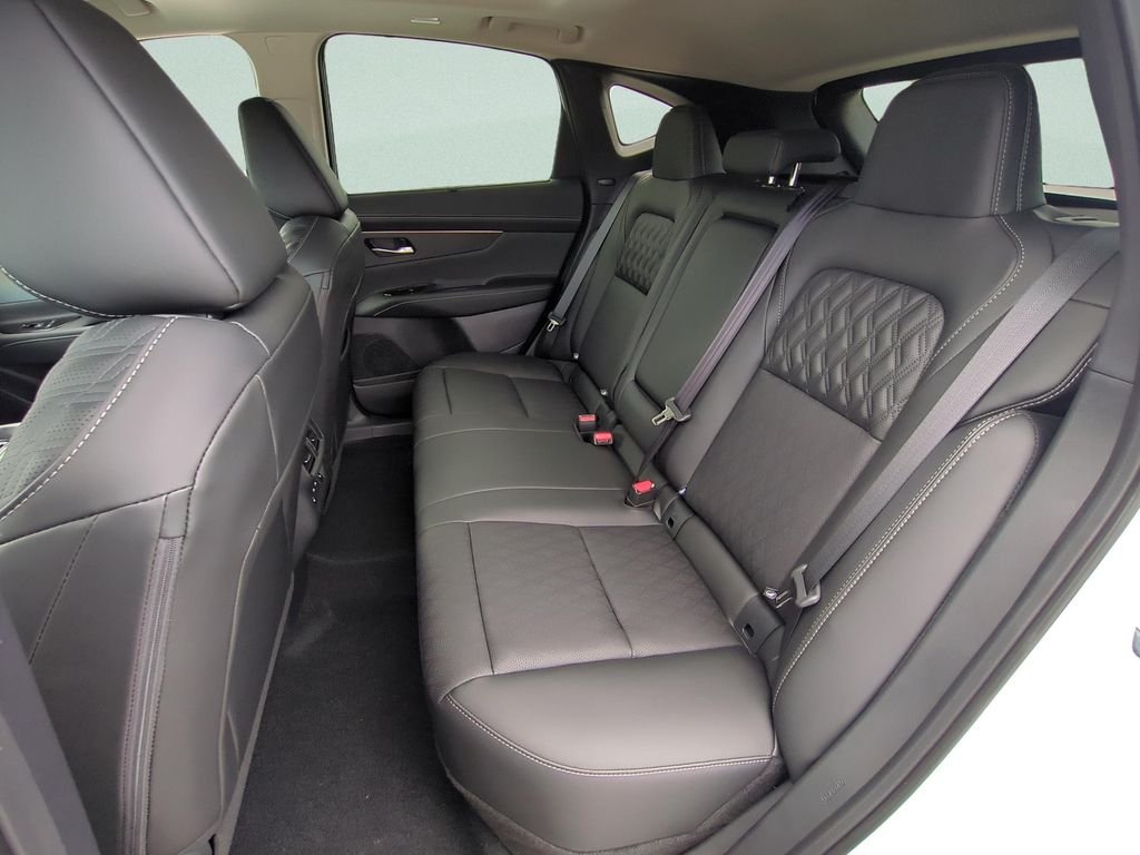 New 2026 Everest White Pearl TriCoat Nissan Platinum image 10