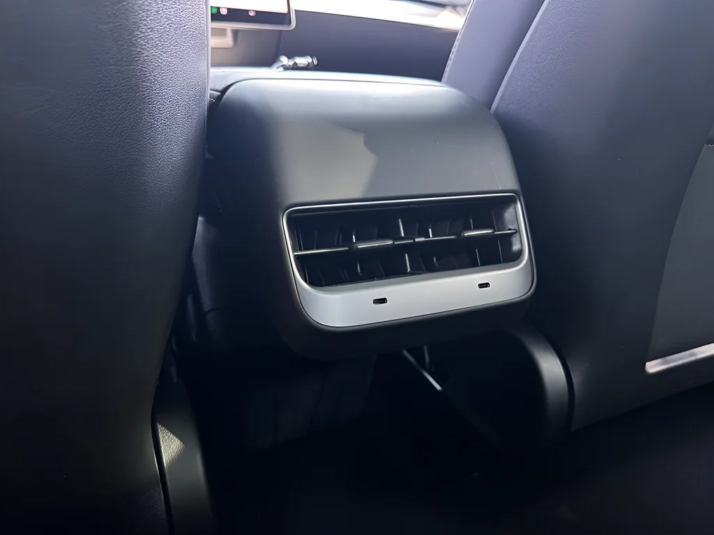 Used 2023 White Tesla Base image 18