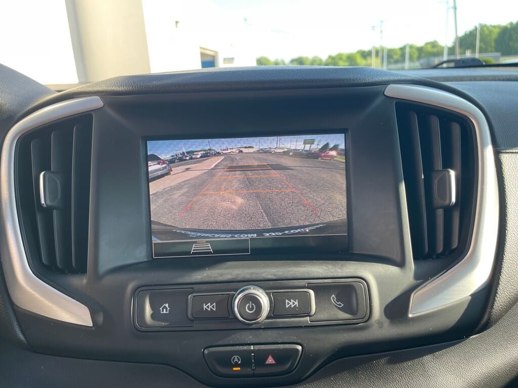 Certified Used 2023 Marine Metallic GMC SLE image 10