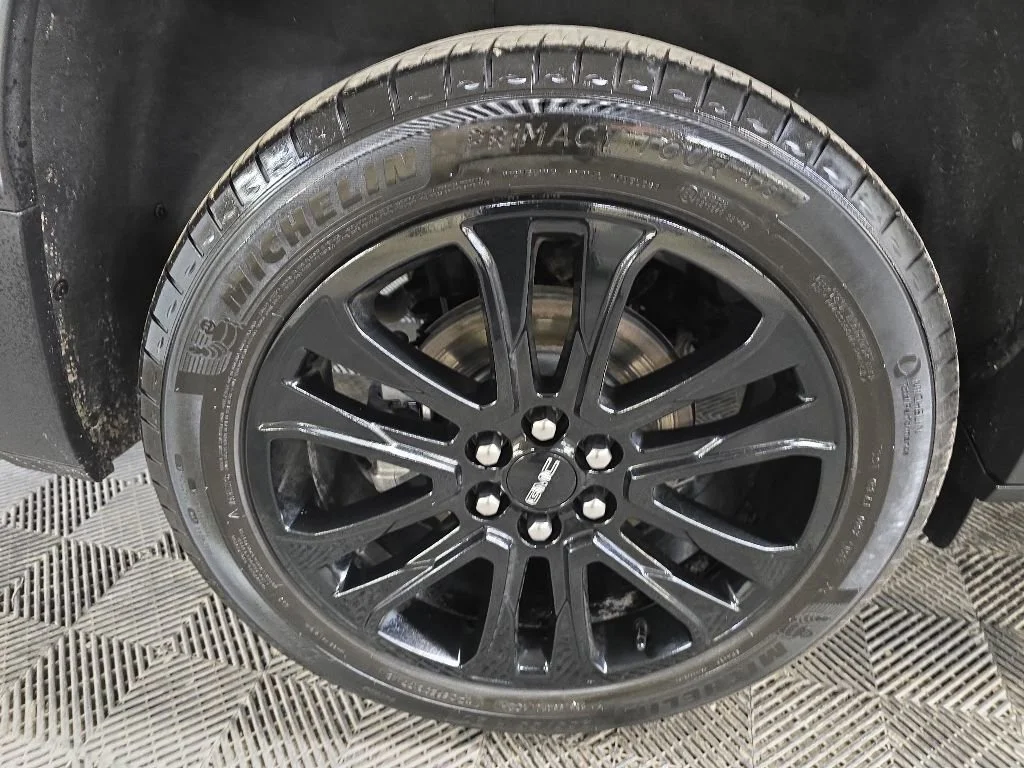 Used 2023 Ebony Twilight Metallic GMC SLE image 13