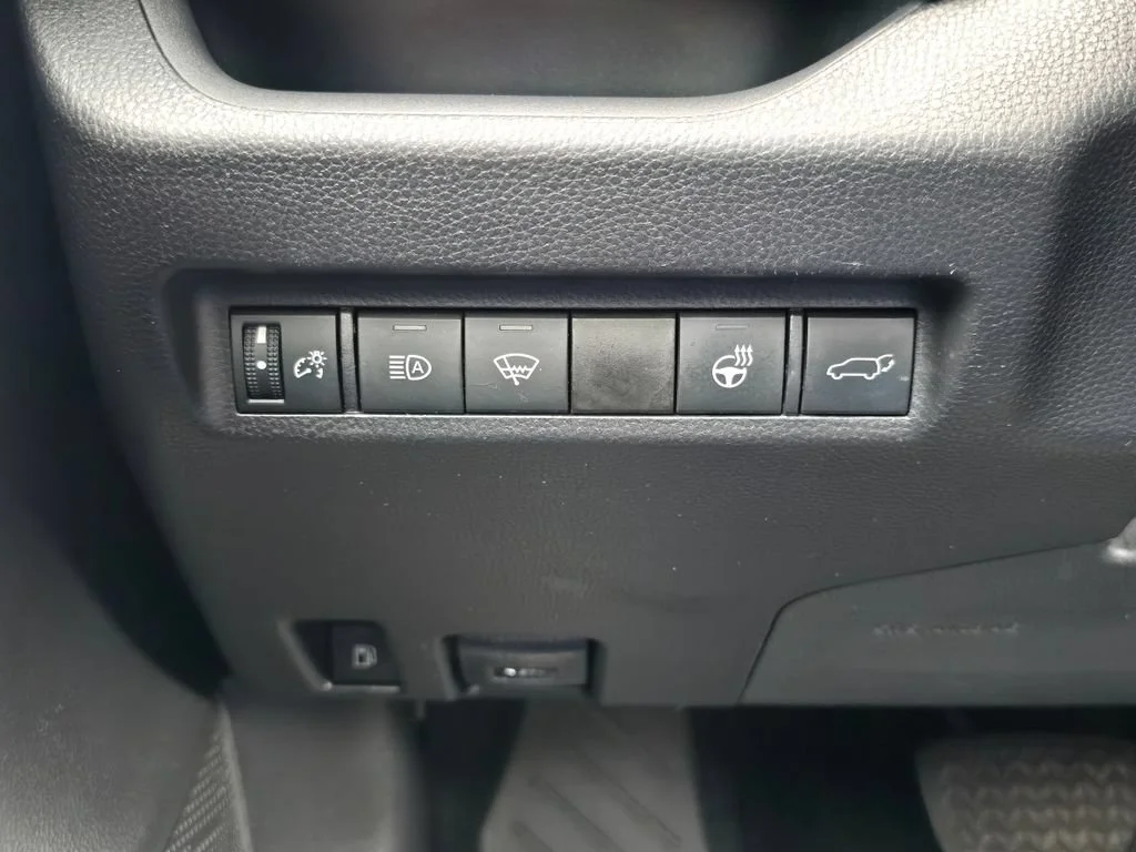 2021 Toyota RAV4 XSE - Photo 20