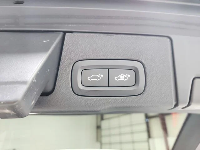 Used 2025  Volvo B5 Plus image 43