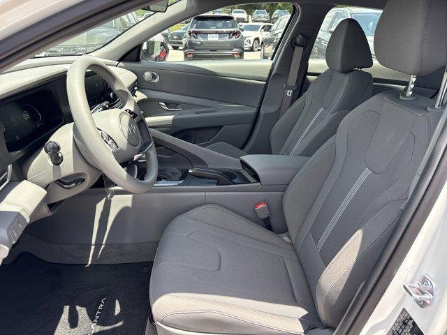 New 2026 Serenity White Hyundai SE image 10