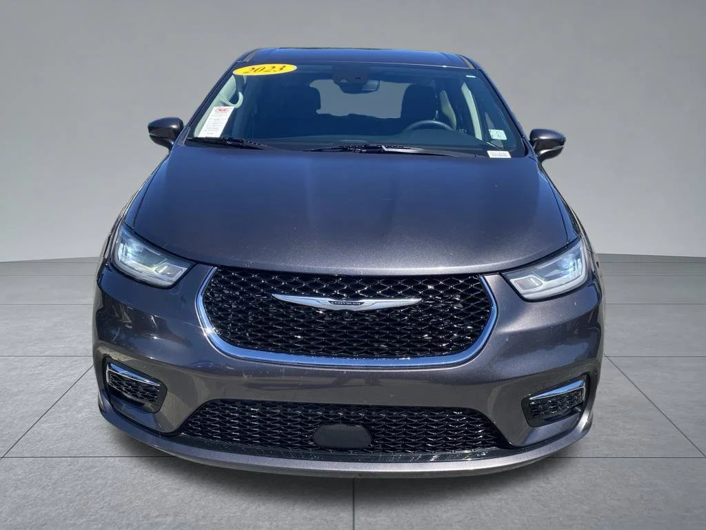 Used 2023 Gray Chrysler Touring L image 19