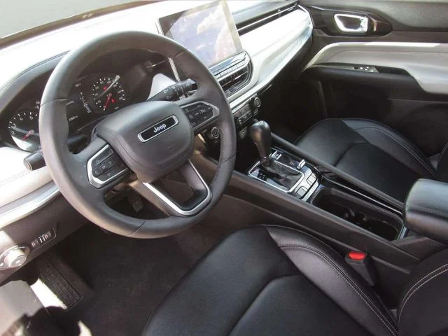 Used 2025 Red Jeep Limited image 15